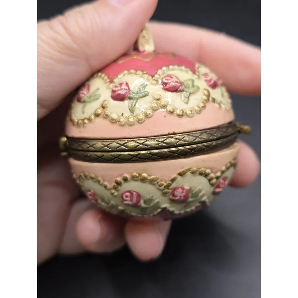 Vintage Trinket Box.  Hand Painted 1998 Perfect For All Occasions